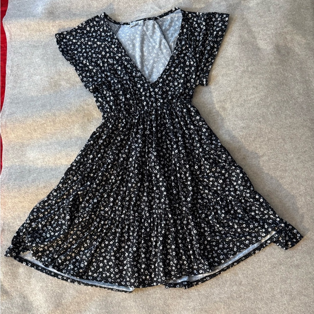 Urban Outfitters Black and White Floral Top